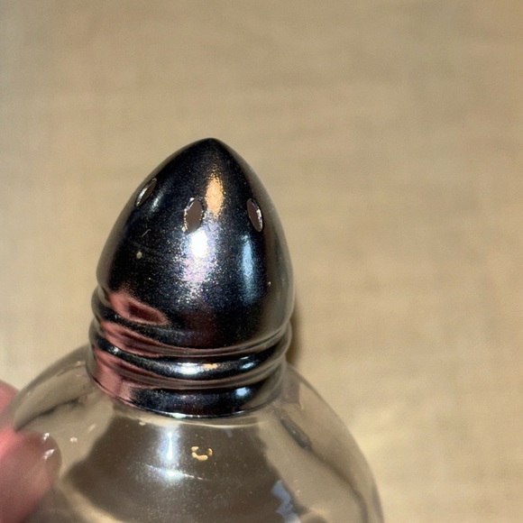 Vintage Avon  Salt &‎ Pepper Shakers - Hummingbird Etching 24% Full Lead Crystal - Picture 3 of 4